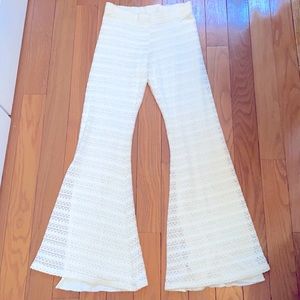 White textured flare pants. Michael Lauren Brand size Small. Never worn!